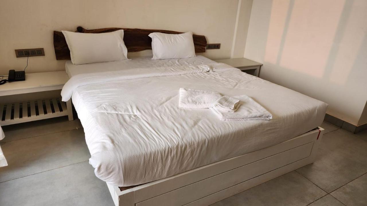 Coastal Bay Beach Resort Harnai Dış mekan fotoğraf