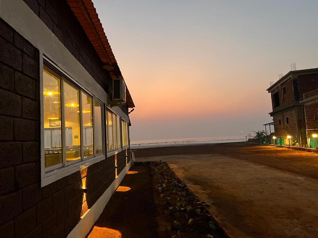 Coastal Bay Beach Resort Harnai Dış mekan fotoğraf