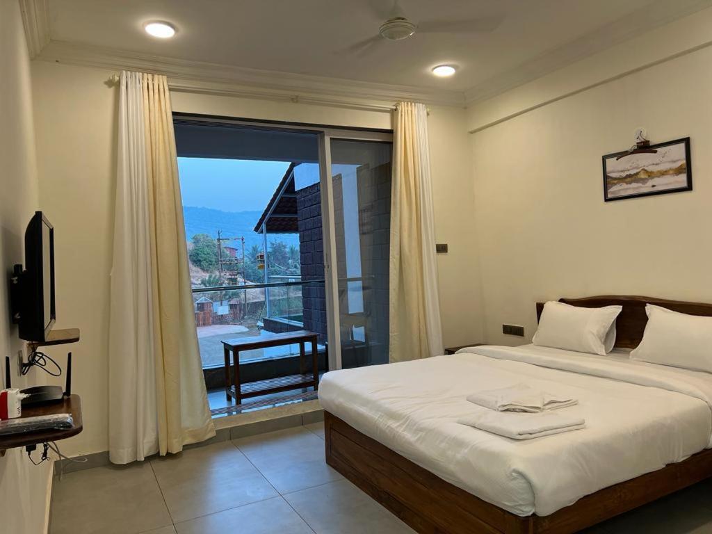 Coastal Bay Beach Resort Harnai Dış mekan fotoğraf