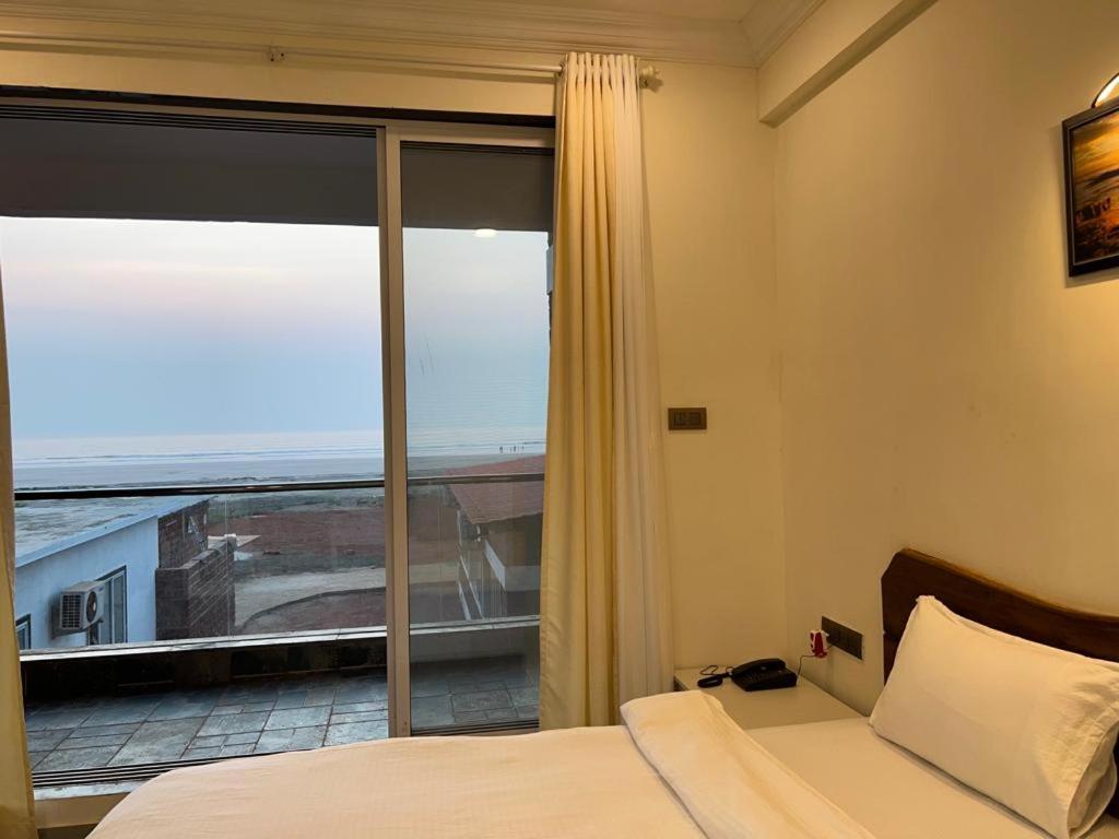 Coastal Bay Beach Resort Harnai Dış mekan fotoğraf