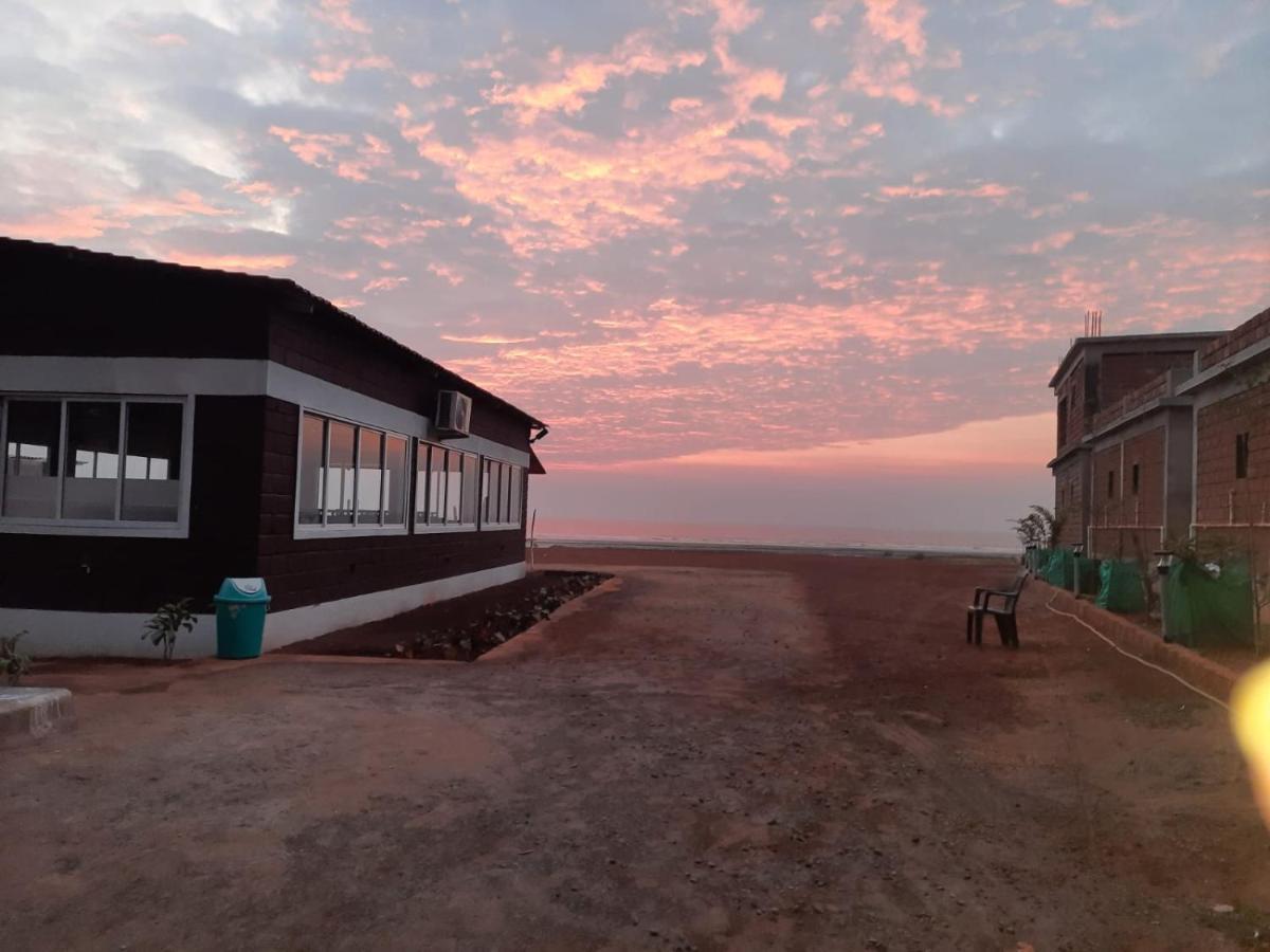 Coastal Bay Beach Resort Harnai Dış mekan fotoğraf
